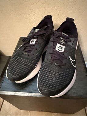 Nike Black and White Mesh Running Shoes